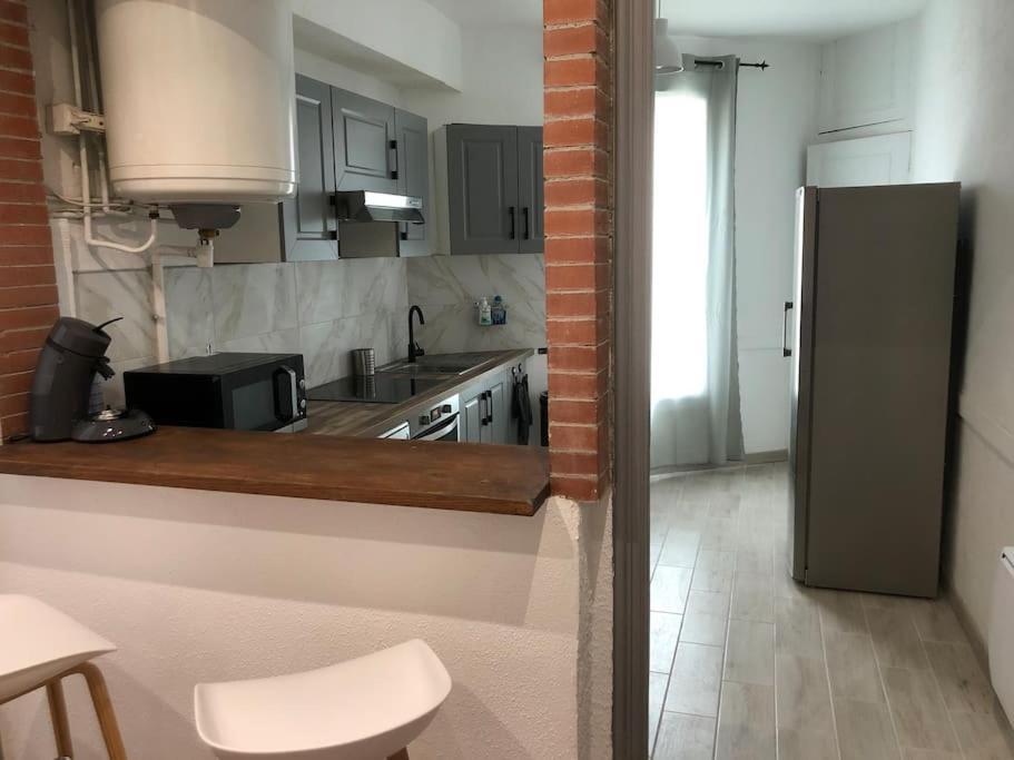 Appartement Spacieux Centre Ville Rivesaltes Buitenkant foto